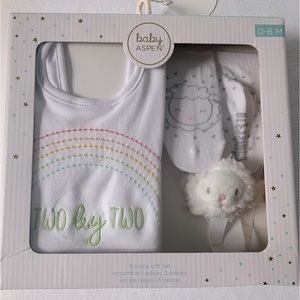 NEW Baby Aspen Box Set Bib Booties Clip on Sheep Toy Rainbow Unisex